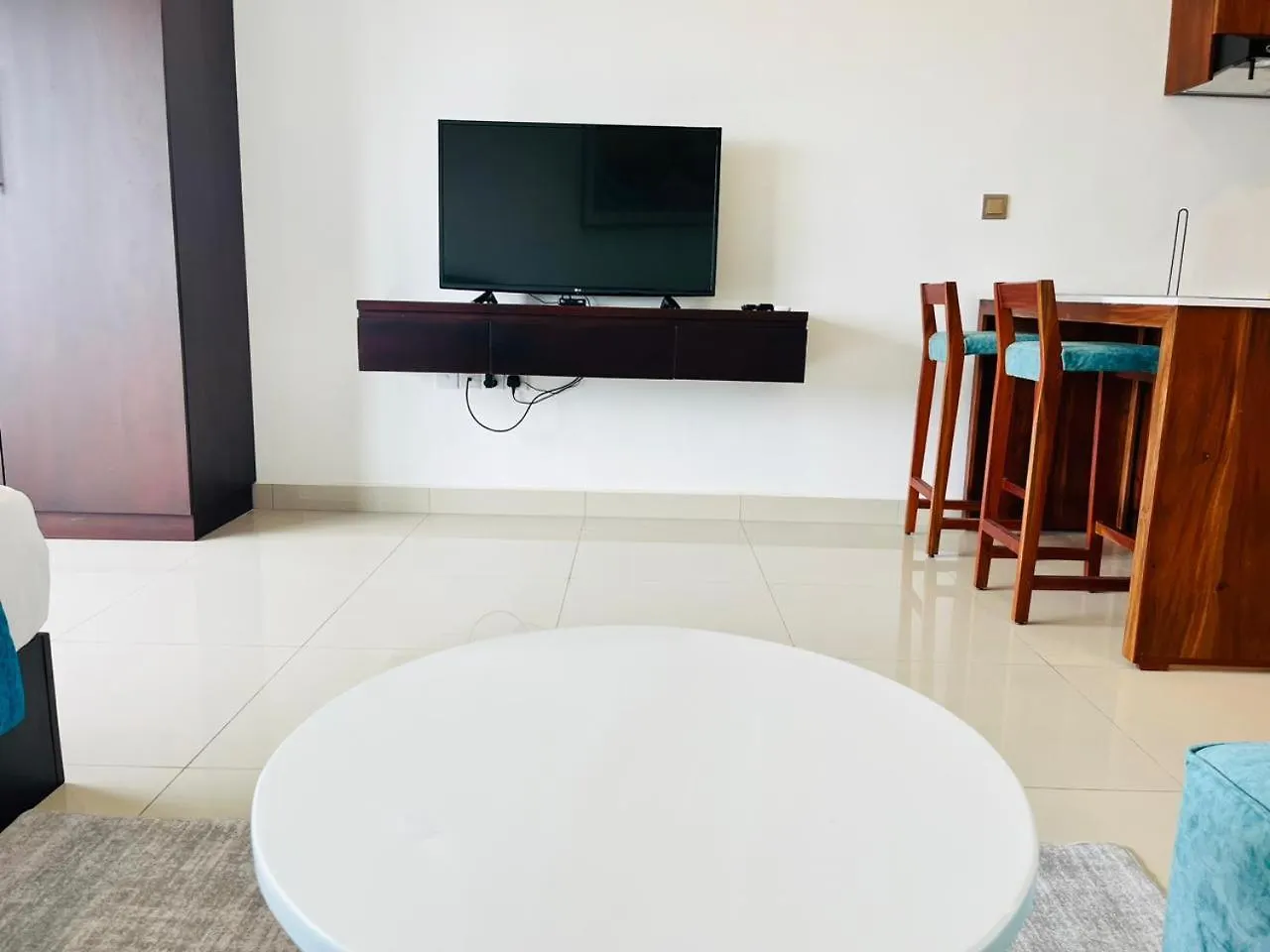 Negombo Ocean Breeze - Beach Haven Apartments By Serendib Vacations